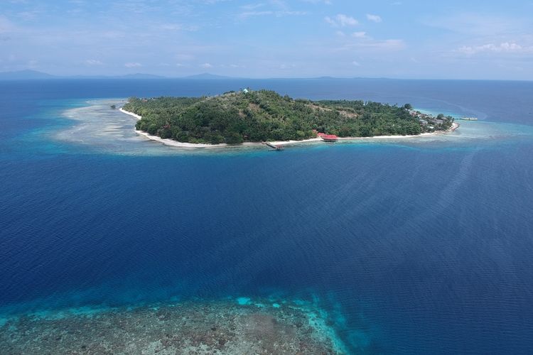 Pulau Guraici di Halmahera Selatan, Maluku Utara.