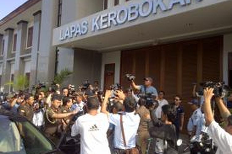 Suasana lapas saat kedatangan Kepala Kejati Bali Momock Bambang Samiarso untuk rapat menjelang pemindahan dua terpidana mati Bali Nine