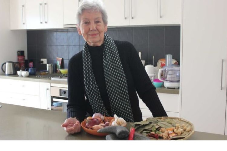 Helen Soemardjo, wanita Australia yang gemar memasak makanan Indonesia