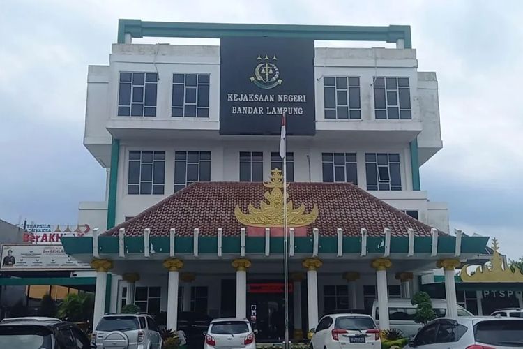 Kejari Bandar Lampung Selidiki Dugaan Korupsi Pengadaan Seragam Rp 13,8 Miliar di Disdikbud