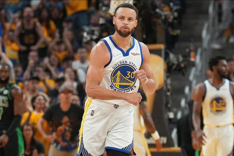 Pebasket NBA Stephen Curry (Golden State Warriors).