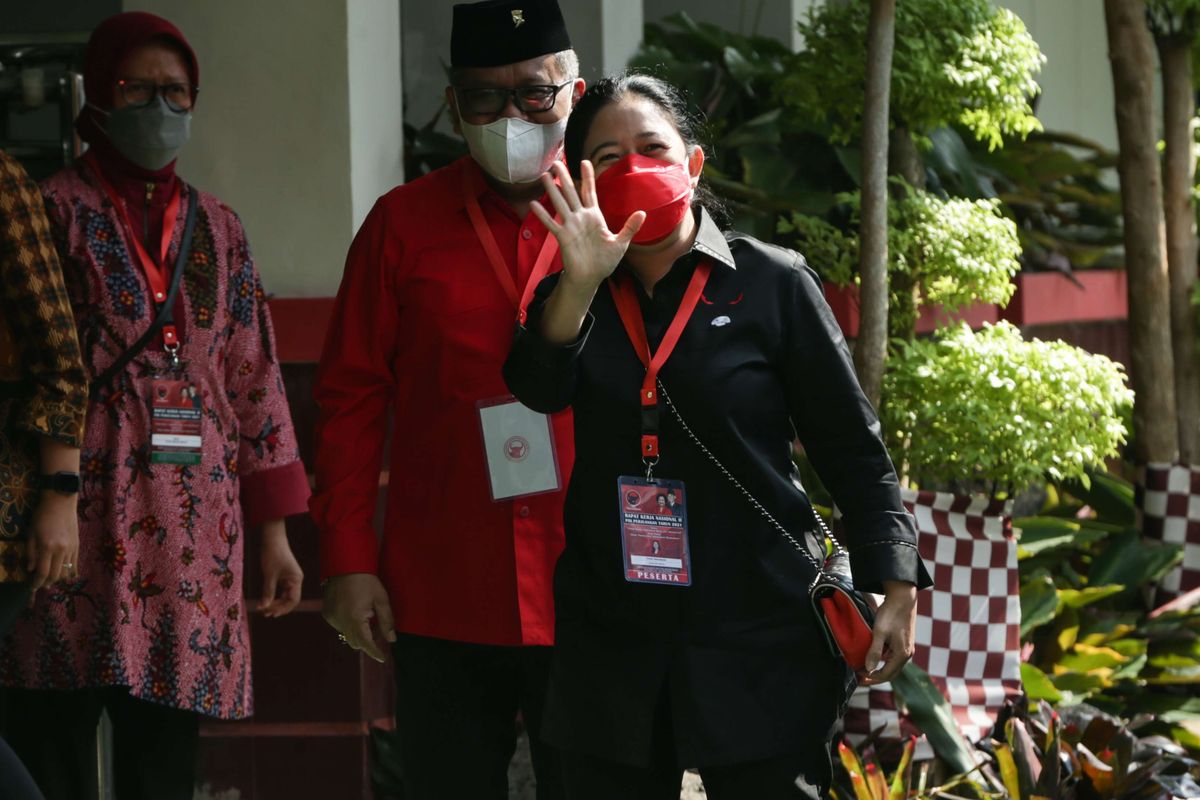 Ketua DPP PDI Perjuangan Puan Maharani menghadiri Rakernas PDI Perjuangan di Jakarta, Selasa (21/6/2022). Partai Demokrasi Indonesia Perjuangan (PDI-P) menggelar Rapat Kerja Nasional (Rakernas) mulai hari ini hingga Kamis (23/6/2022) di Sekolah Partai, Lenteng Agung, Jakarta Selatan.