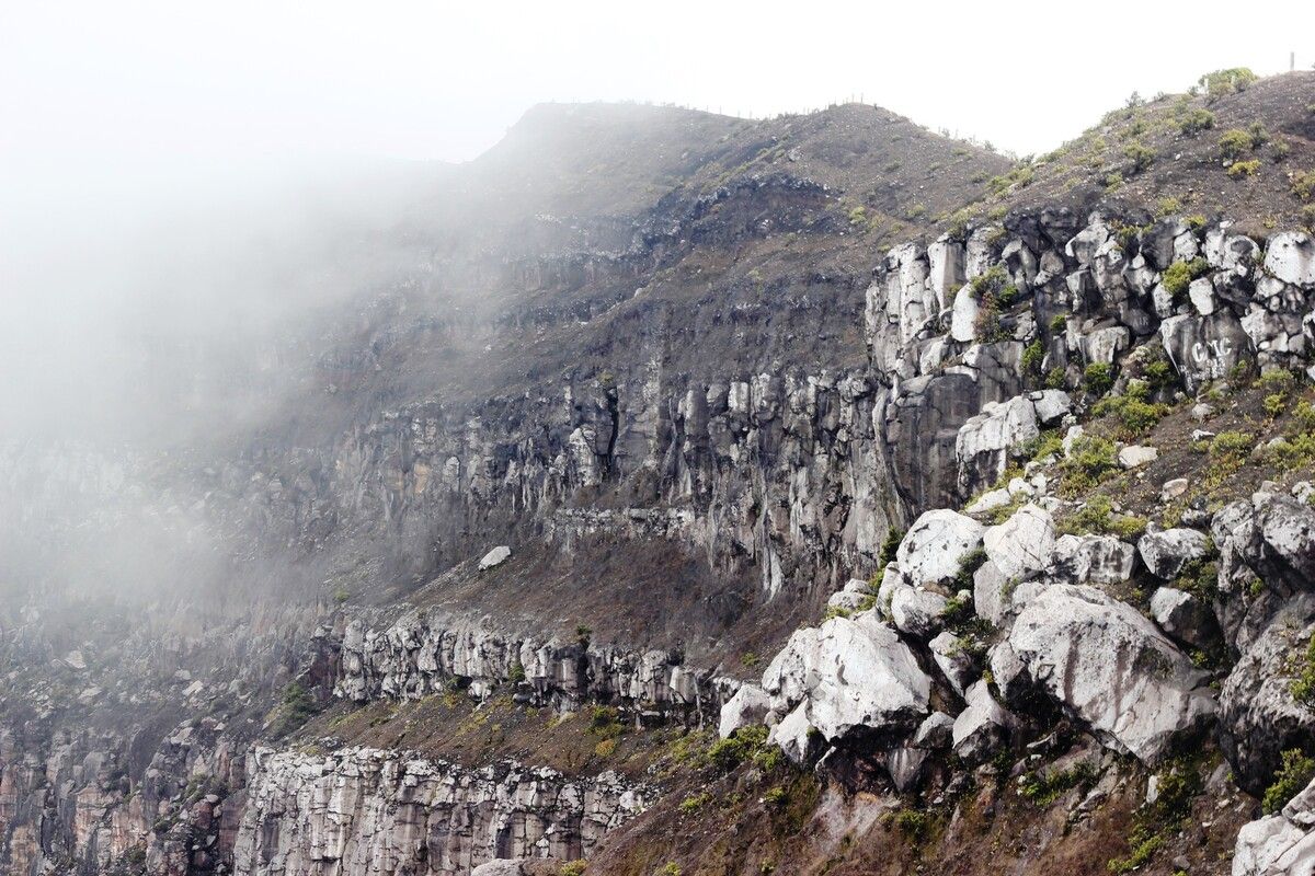 Area di sekitar kawah Gunung Gede, Jawa Barat