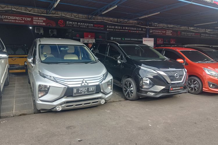 Nissan Livina dan Mitsubishi Xpander di pasar mobil bekas