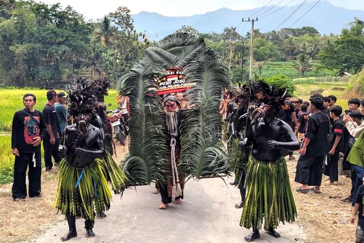 Tari Keling di Dusun Mojo Ponorogo, Menjaga Ingatan Tentang Kerajaan, Paceklik, dan Harapan