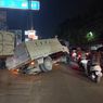 Truk Bermuatan Batu Bata Terjeblos ke Saluran di Jalan Cirendeu Tangsel