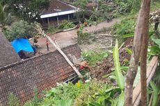 Bencana Tanah Longsor Hantam Tempat Ibadah dan Rumah di Wonogiri