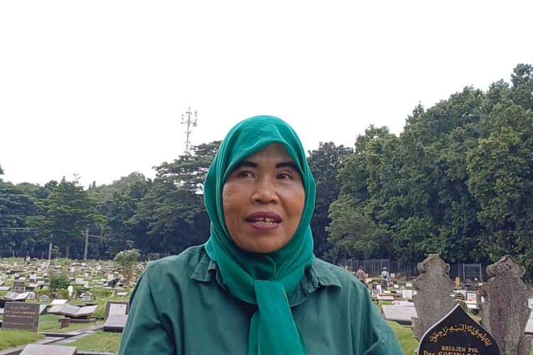 Kondisi Makam Dono dan Cerita Royani yang Mengais Rezeki dari Peziarah