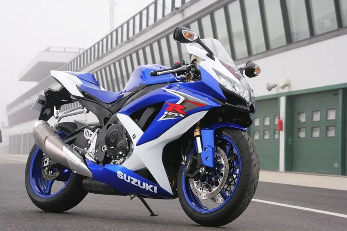 Обзор мотоцикла Suzuki GSX-R — BikesWiki, Энциклопедия японских мотоциклов