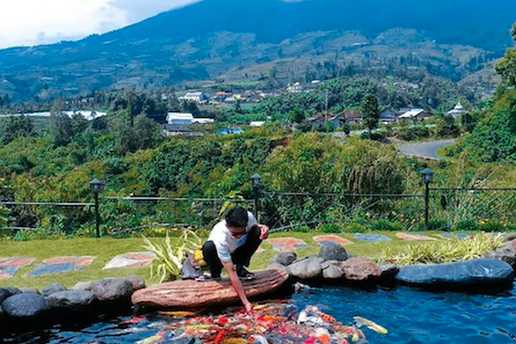 Kolam ikan di Sigandul View