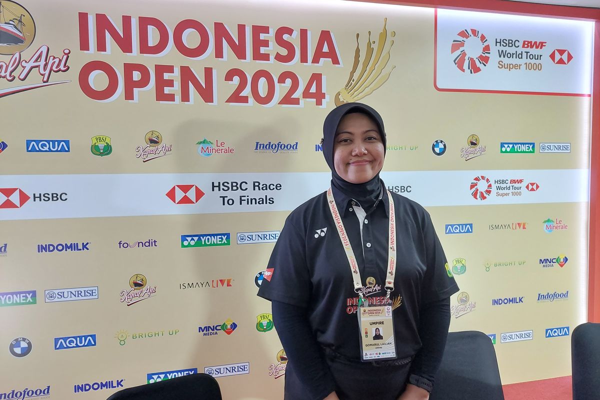 Wasit Indonesia, Qomarul Lailiah, yang bertugas di Indonesia Open 2024 di Istora Senayan, Jakarta, pada 4-9 Juni 2024. 