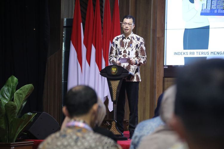 Deputi Bidang Reformasi Birokrasi, Akuntabilitas Aparatur, dan Pengawasan Kemenpan RB Erwan Agus Purwanto dalam kegiatan Rapat Koordinasi Kebijakan RB 2025-2029 dan Pengumuman Hasil Evaluasi Indeks RB Tahun 2024 di Kantor Kemenpan RB, Jakarta, Rabu (30/4/2025).