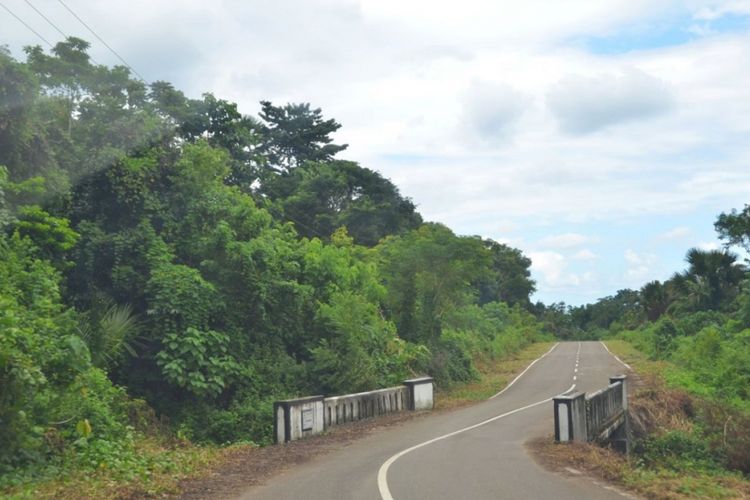 Jalur pantai selatan (pansela) Jawa sepanjang 1.405 kilometer memiliki banyak obyek wisata menarik yang bisa dikunjungi.