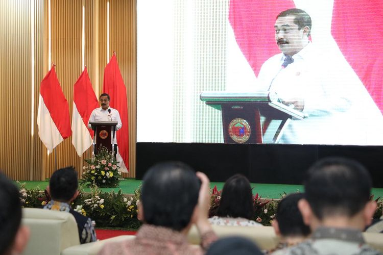 Menteri Imigrasi dan Pemasyarakatan Agus Andrianto  dalam acara Pembukaan Pelatihan Kepemimpinan Nasional (PKN) Tingkat I Angkatan LXV (65) Tahun 2025, dan Pengukuhan Ketua dan Pengurus Ikatan Keluarga Alumni Pelatihan Kepemimpinan Nasional (IKAPIMNAS) periode 2025-2029, di Jakarta, Senin (11/8/2025). 
