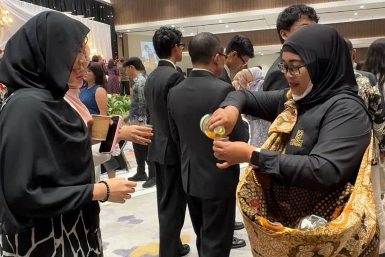 Jamu Gendong Masuk Pesta Pernikahan, Cara Kenalkan Minuman Tradisional ke Gen Z
