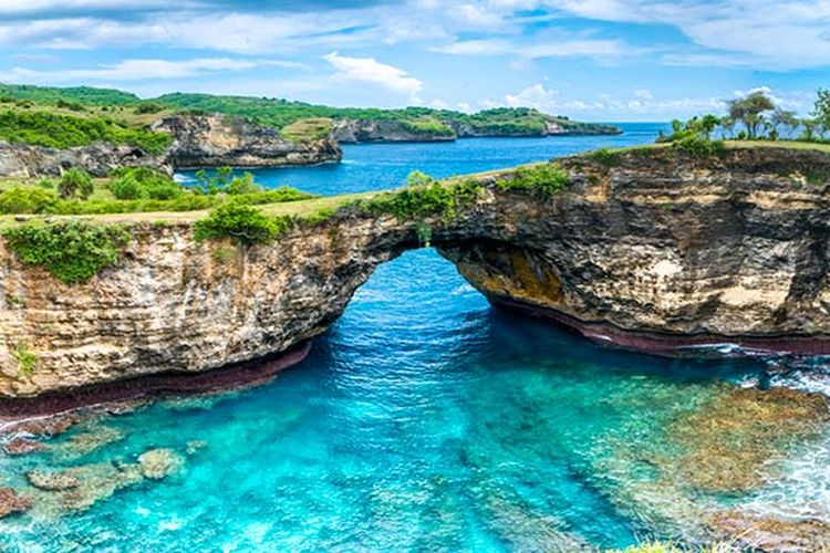Kelingking Beach in Nusa Penida has been driving tourists into the small island due to its stunning water and unique attractions around the area.