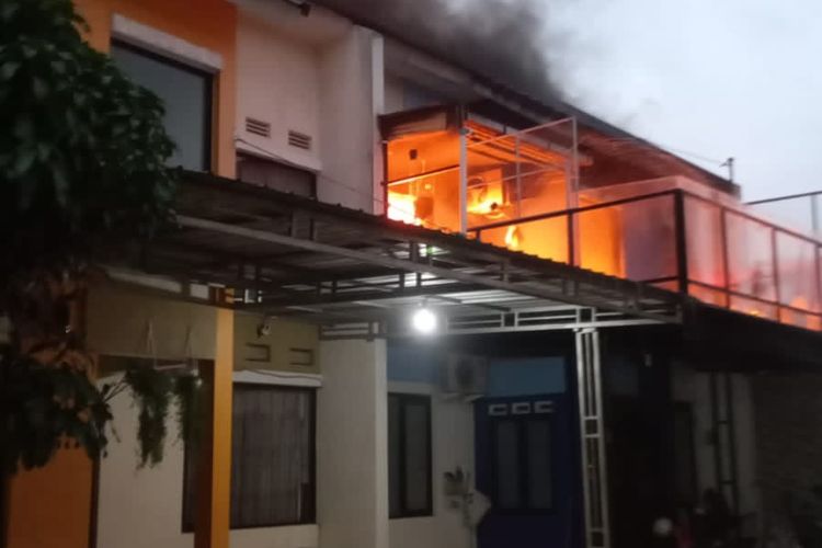 Kebakaran yang terjadi di Puri Wahid Salatiga dipicu pemilik lupa mematikan mesin cuci.