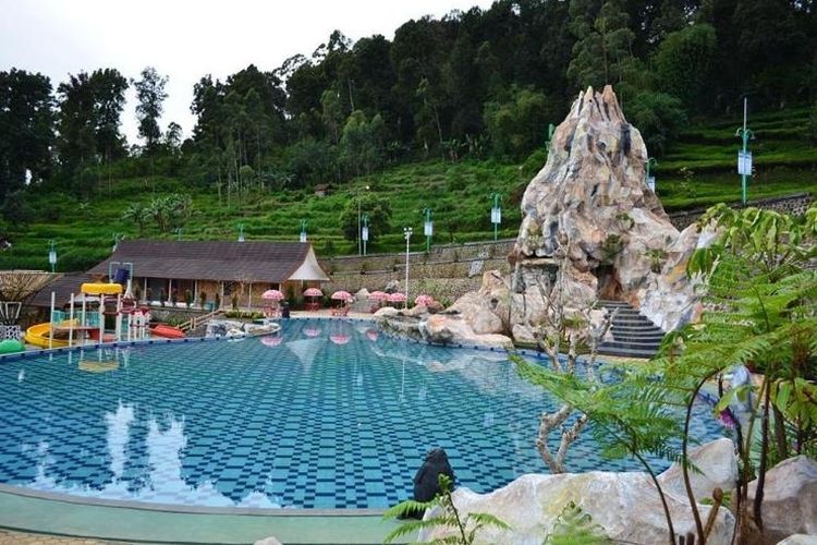 Ciwidey Valley Resort Hot Spring Waterpark, salah satu wisata di Ciwidey yang dapat dikunjungi.