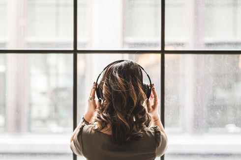 Manfaat Belajar Sambil Mendengarkan Musik, Menurut Survei