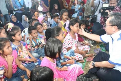 Ketua MPR RI Minta Anak-anak Korban Gempa Kembali Bersekolah dengan Baik