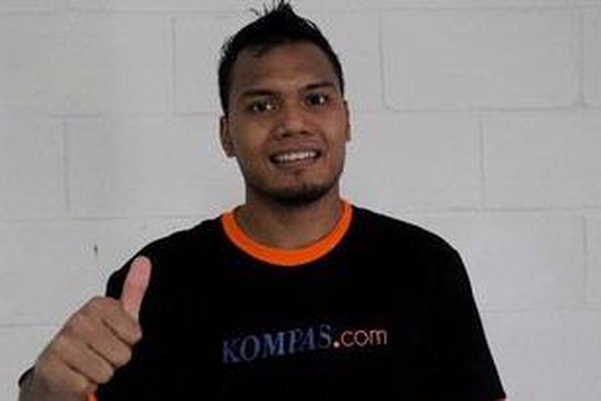 Pesepak bola asal Malaysia, Safee Sali berpose usai sesi latihan di Kompleks POR Pelita Jaya, Sawangan, Depok, Kamis (17/2/2011). Safee Sali, striker timnas Malaysia resmi memperkuat Pelita Jaya. 
