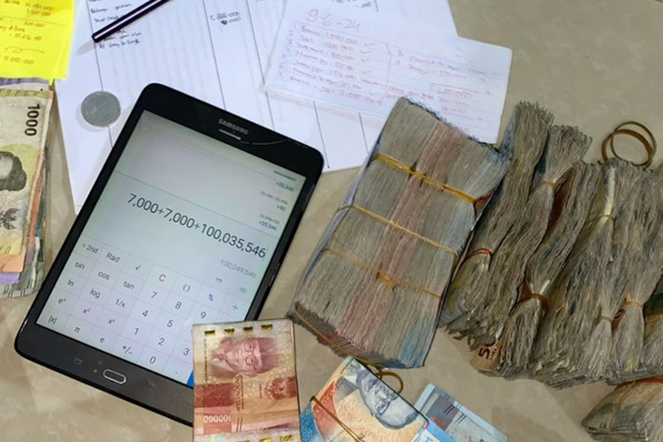 Memakai Uang Kas Kantor Tanpa Izin, Ini Konsekuensinya dalam Islam