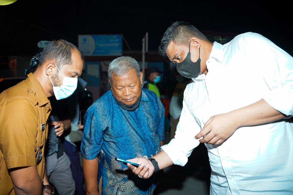 Wali Kota Medan Bobby Nasution melakukan sidak sebelum memecat kepling yang ketahuan pungli.