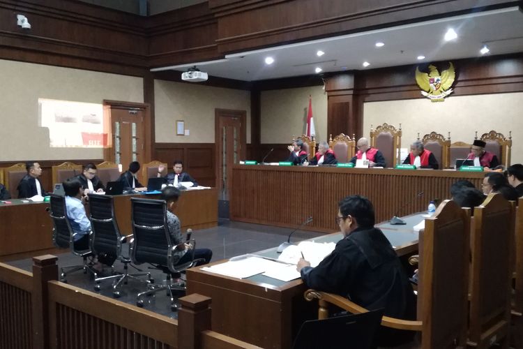 Sidang pemeriksaan saksi untuk terdakwa mantan Bupati Kepulauan Talaud Sri Wahyumi Maria Manalip di Pengadilan Tindak Pidana Korupsi Jakarta, Senin (30/9/2019)