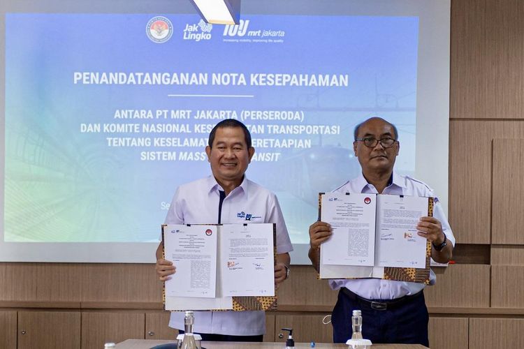 Penandatanganan MoU antara MRT Jakarta dan KNKT, Selasa (6/9/2022)