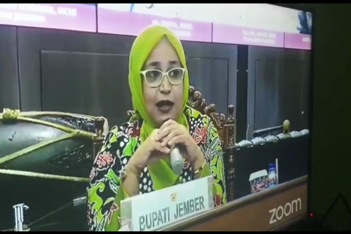 Bupati Jember Faida saat menjadi pembicara dalam kegiatan webinar pada 25 Agustus 2020 lalu  