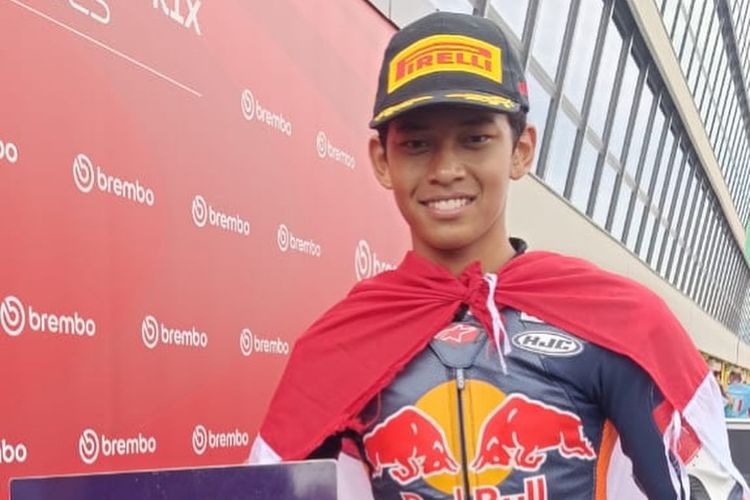Veda Ega Pratama menang di Sirkuit Mugello, Italia, pada Red Bull Rookies Cup 2025