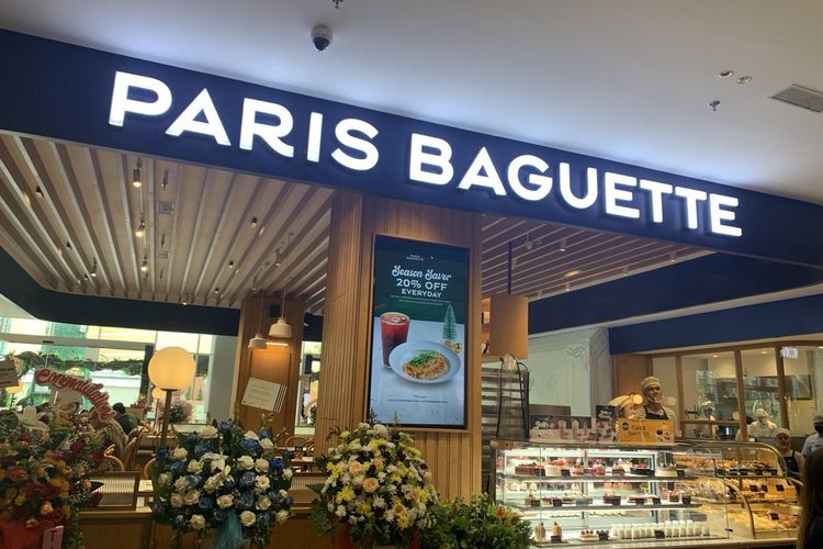 Paris Baguette opened its 15th outlet in Indonesia located at Puri Indah Mall 2 and released a special Christmas menu in collaboration with KitKat.