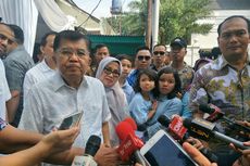 Wapres Jusuf Kalla Mencoblos Bersama Keluarga