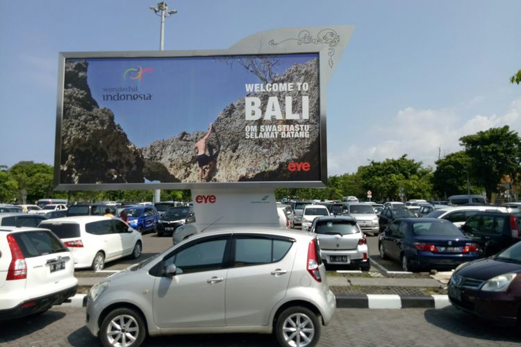 Parkir mobil Bandara I Gusti Ngurah Rai Bali