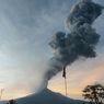 Gunung Lewotobi Meletus hingga Selasa Pagi, Tinggi Kolom Abu 4 Km