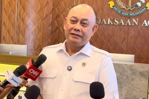 Tak Cukup Langkah Pencopotan Tiga Pimpinan BGN