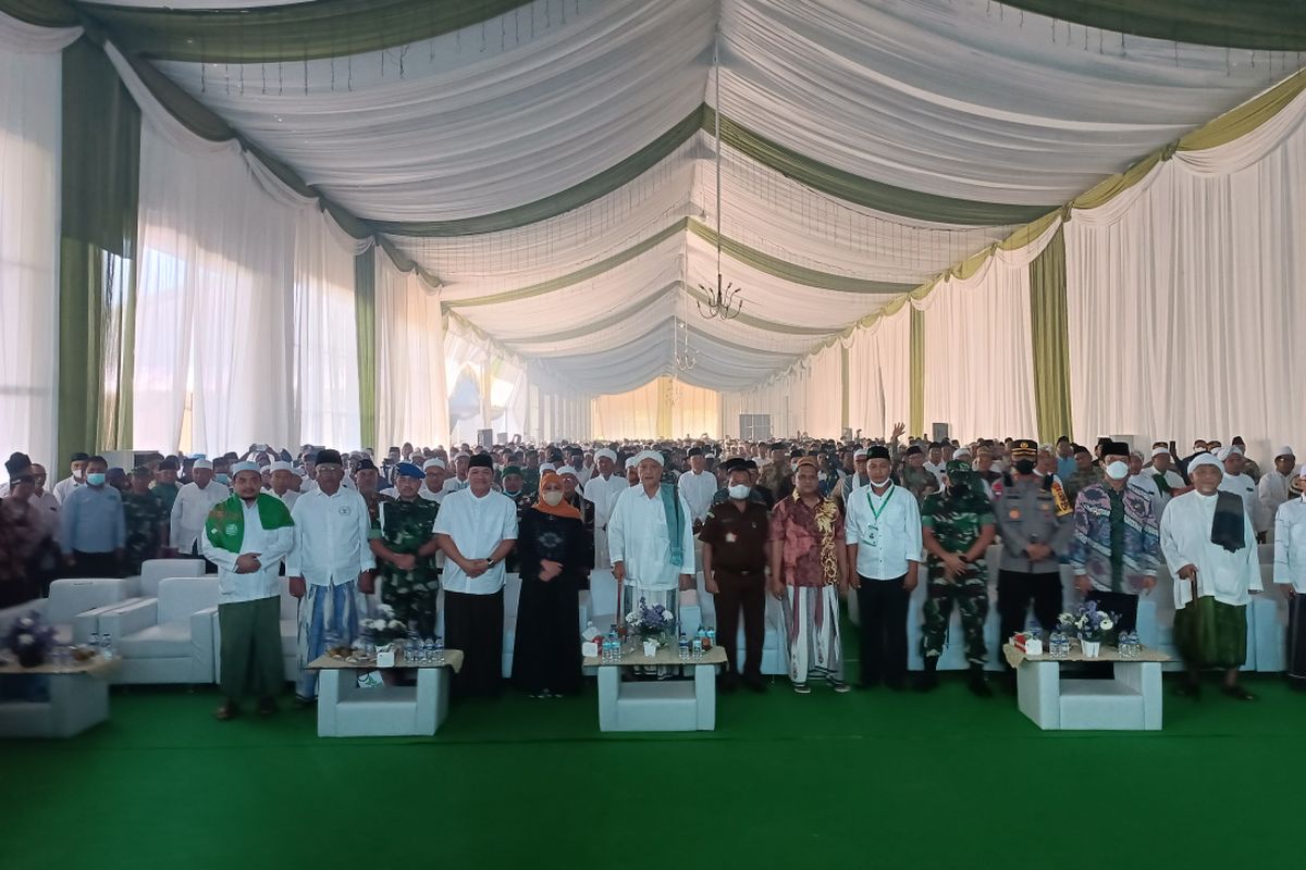 Ribuan petani tembakau yang tergabung dalam Paguyuban Pelopor Petani dan Pedagang Tembakau Madura (P4TM) mendeklarasikan diri untuk menggugau kejayaan petani tembakau Madura, Sabtu (8/8/2022).