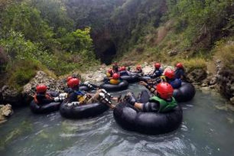 Bagian goa kedua di Kalisuci, Gunung Kidul, Yogyakarta.