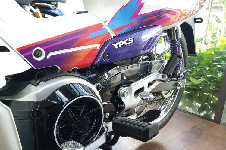 Yamaha F1Z warna putih hasil restorasi