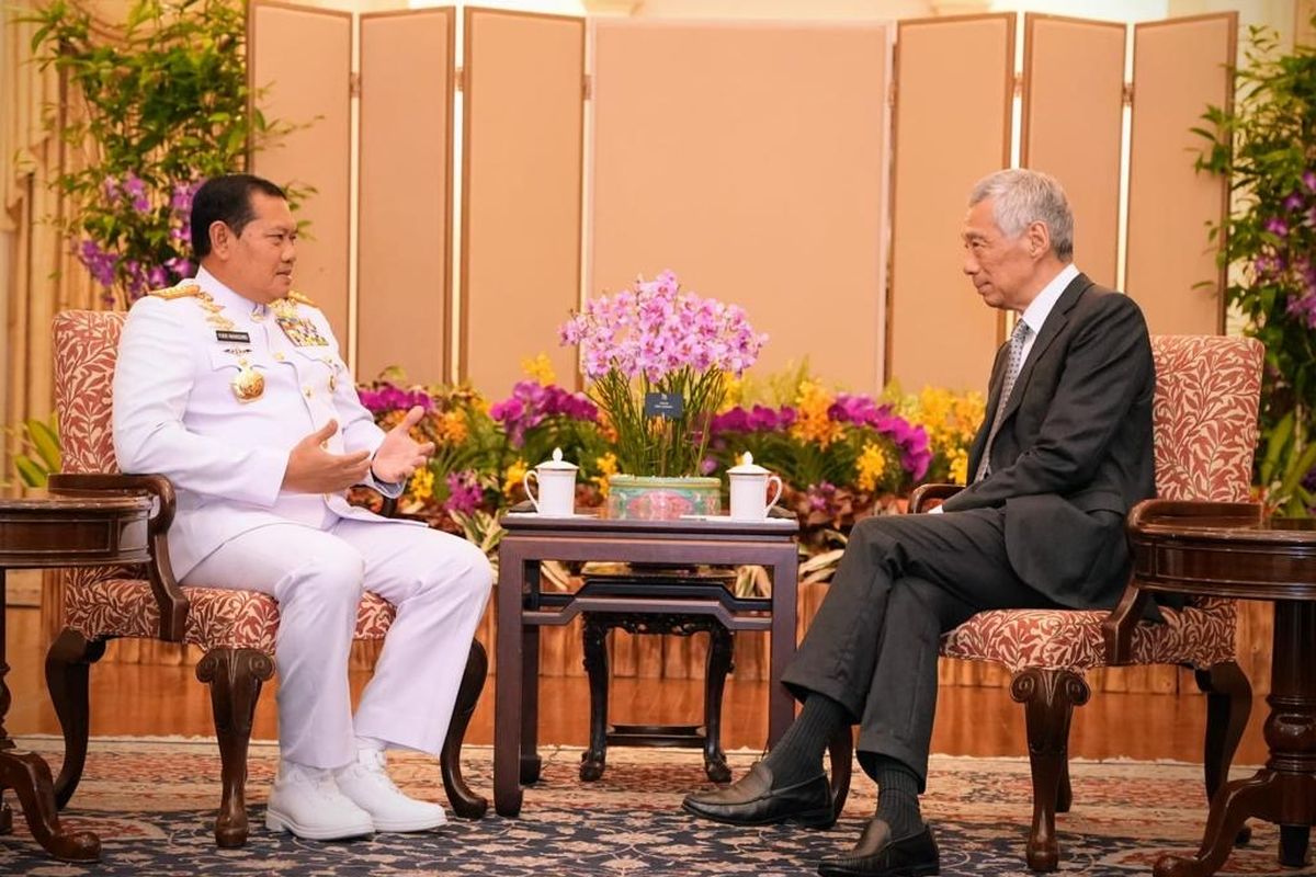 Panglima TNI Laksamana Yudo Margono menyatakan komitmen melanjutkan kerja sama dengan Singapore Armed Forces (SAF) atau Angkatan Bersenjata Singapura.  Hal itu disampaikan Yudo saat melakukan kunjungan kehormatan ke Perdana Menteri Singapura Lee Hsien Long di Istana Negara Singapura, Rabu (15/3/2023).