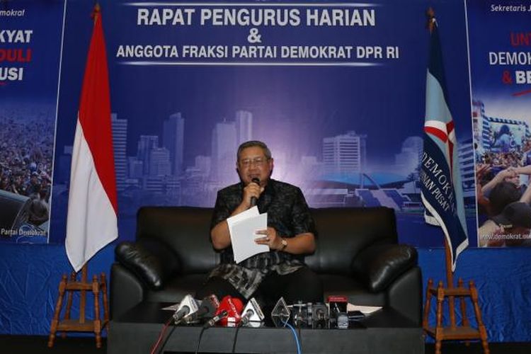 Ketua Umum Partai Demokrat, Susilo Bambang Yudhoyono berbicara kepada wartawan di Wisma Proklamasi, Jakarta Pusat, Rabu (1/2/2017).