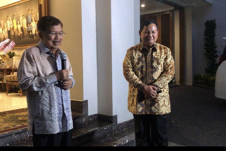 Ketua Umum Partai Gerindra Prabowo Subianto dan Wakil Presiden ke 10 dan 12 Jusuf Kalla. Keduanya bertemu di kediaman Jusuf Kalla, kawasan Brawijaya, Kebayoran Baru, Jakarta Selatan, Selasa (2/5/2023). 