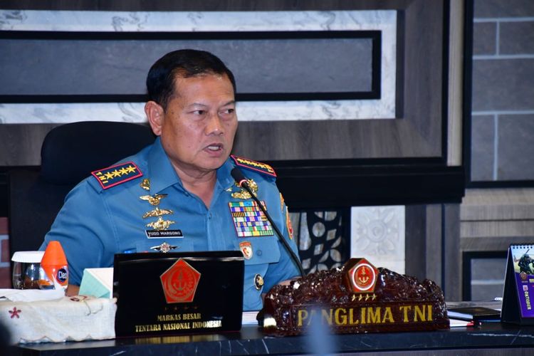 Panglima TNI Laksamana Yudo Margono usai menerima menerima paparan Panglima Komando Gabungan Wilayah (Pangkogabwilhan) II Marsekal Madya Andyawan Martono Putra di Mabes TNI, Cilangkap, Jakarta Timur, pada Senin (25/9/2023).