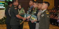 Lulus Seskoad, Seskab Teddy Ditetapkan sebagai Penulis Taskap Terbaik