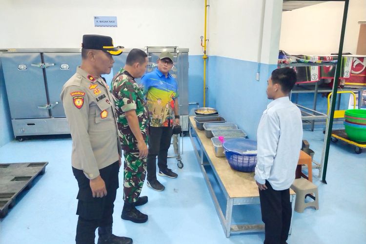 Pelajar SMAN 2 Lamongan Keracunan, Bupati Instruksikan Camat Monitoring SPPG