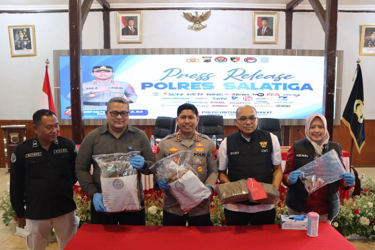 Dua Pengedar Narkoba di Salatiga Diringkus, Polisi Sita Sabu dan 5,8 Kg Ganja