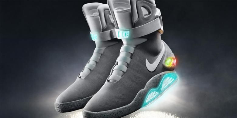 Sepatu Nike Mag berdasarkan film Back to the Future