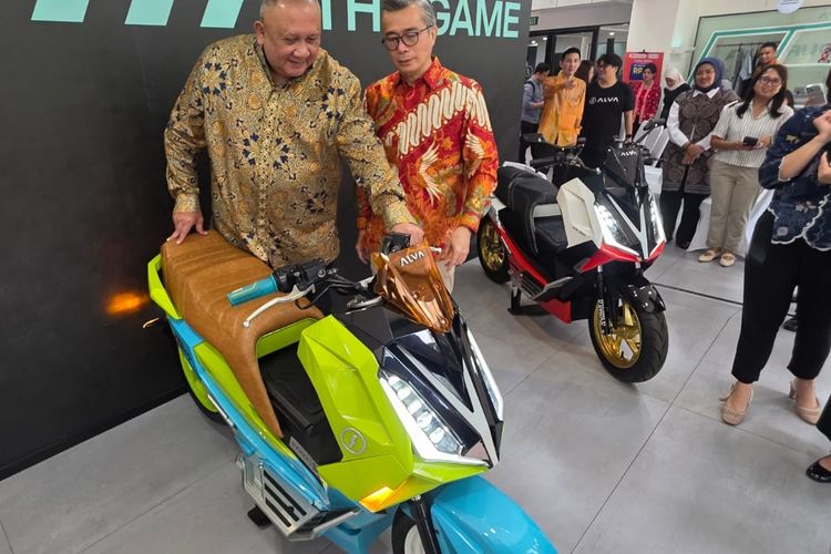 Standard Chartered Kucurkan Pembiayaan Rp 358 Miliar untuk Motor Listrik ALVA