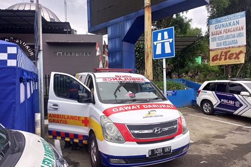 Tertibnya Pengemudi di Luar Negeri Kasih Jalan Ambulans