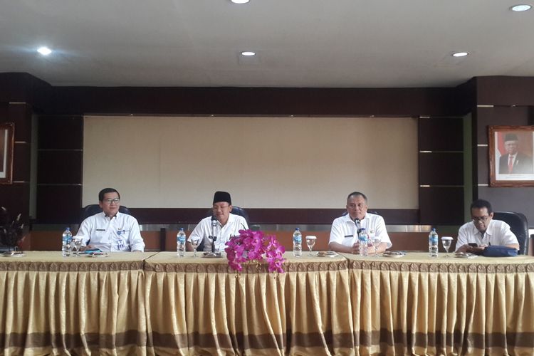 Konferensi pers oleh RSSA Kota Malang dan Wali Kota Malang tentang pasien positif corona di RSSA Kota Malang, Rabu (18/3/2020).